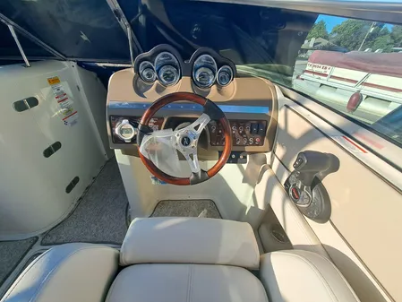 Sea Ray 260 Sun Deck image