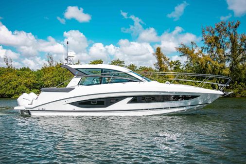 Beneteau GT 36 image