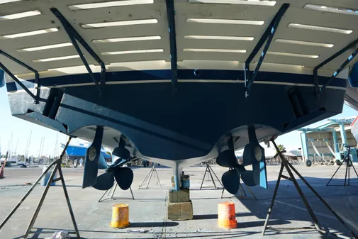 Hatteras 36 Convertible image