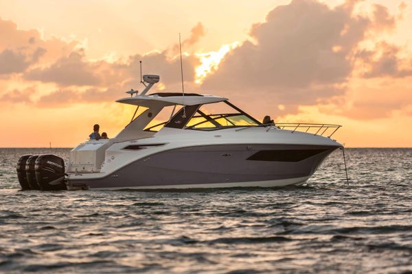 Sea Ray 320 Sundancer - main image