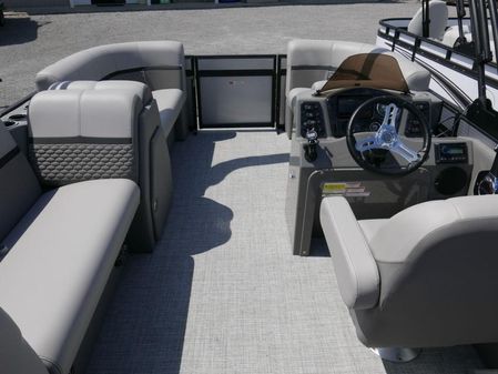 Qwest 814 CTR Cruise LT image