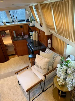Carver 41 Cockpit Motor Yacht image