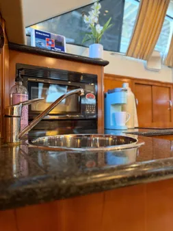 Carver 41 Cockpit Motor Yacht image