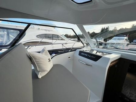 Beneteau Antares 9 image