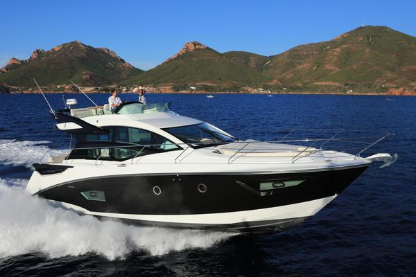 Beneteau-america GRAN-TURISMO-50-SPORTFLY - main image