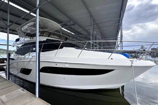 Sea Ray Fly 460 image