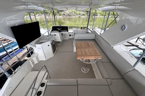 Sea Ray Fly 460 image