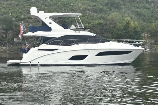 Sea Ray Fly 460 