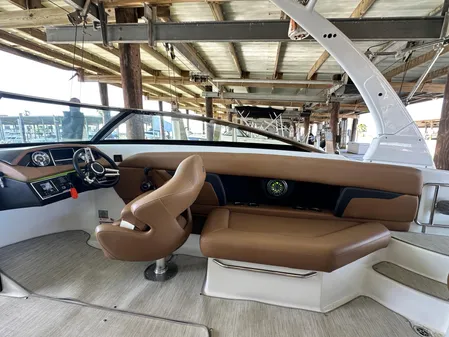 Four Winns HD8 image