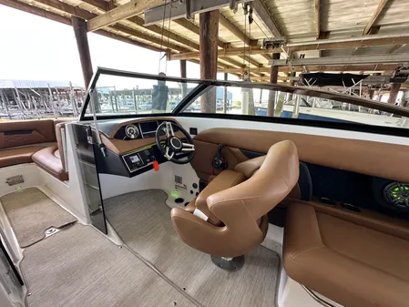 Four Winns HD8 image