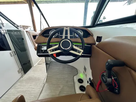 Four Winns HD8 image