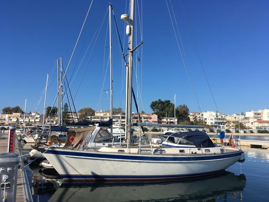 Hallberg-Rassy 42F - main image
