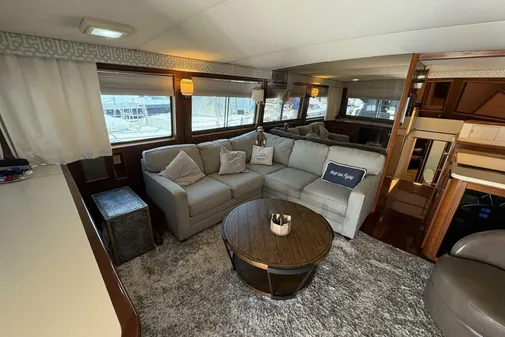 Hatteras 60 enclosed bridge image