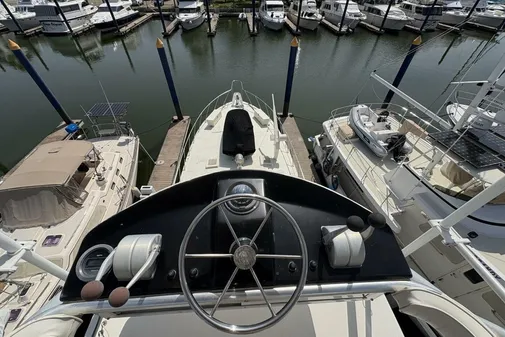 Hatteras 60 enclosed bridge image