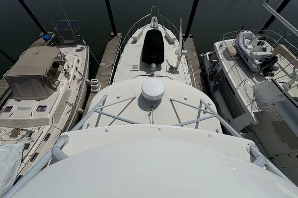 Hatteras 60 enclosed bridge image