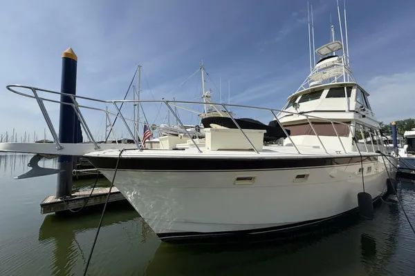 Hatteras 60 enclosed bridge image
