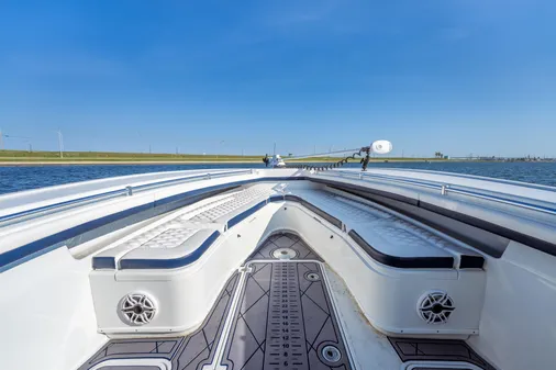 Yellowfin 32 Offshore image