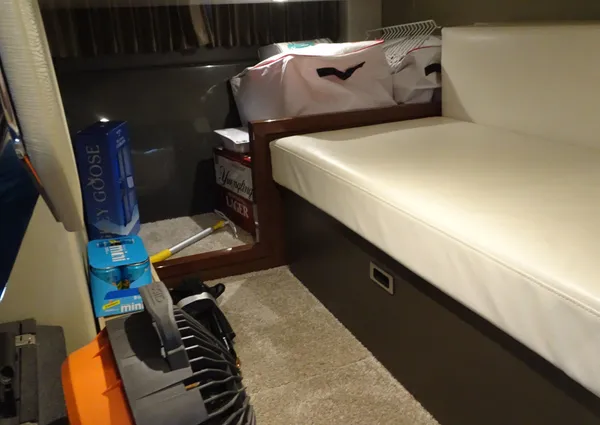 Carver C34-COUPE image