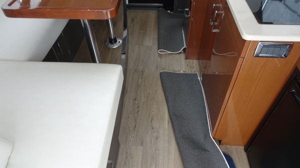 Carver C34-COUPE image