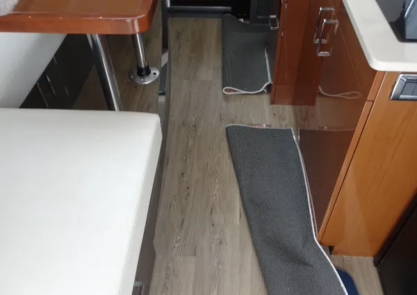 Carver C34-COUPE image