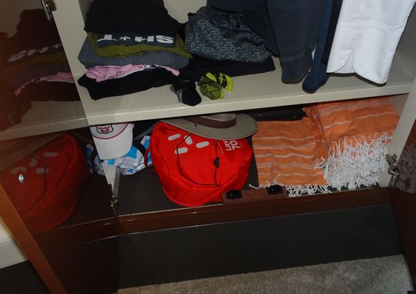 Carver C34-COUPE image