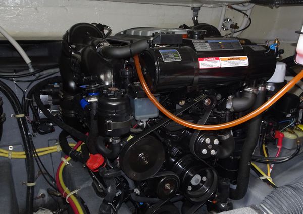 Carver C34-COUPE image