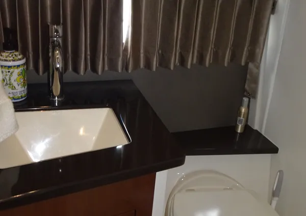 Carver C34-COUPE image