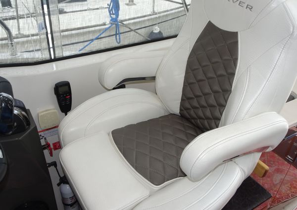 Carver C34-COUPE image