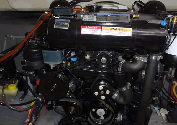 Carver C34-COUPE image