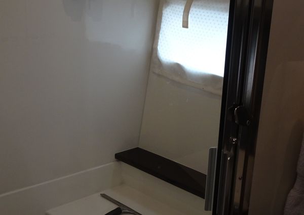 Carver C34-COUPE image