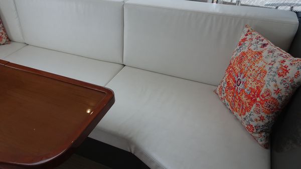 Carver C34-COUPE image