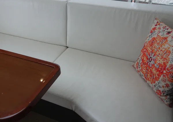 Carver C34-COUPE image