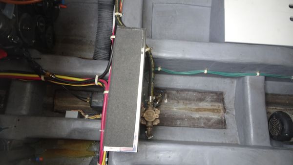 Carver C34-COUPE image