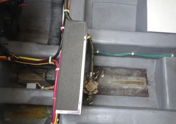 Carver C34-COUPE image