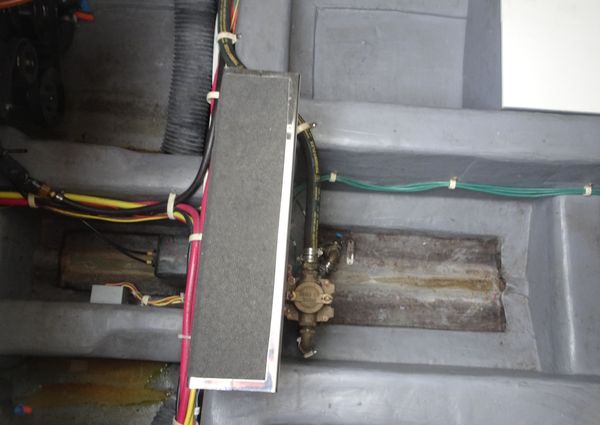 Carver C34-COUPE image