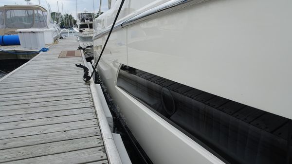 Carver C34-COUPE image