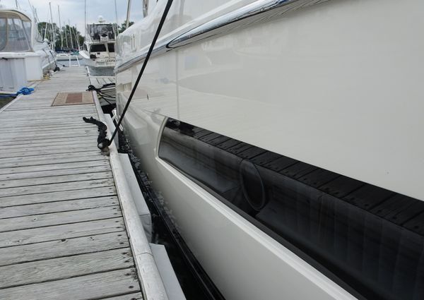 Carver C34-COUPE image