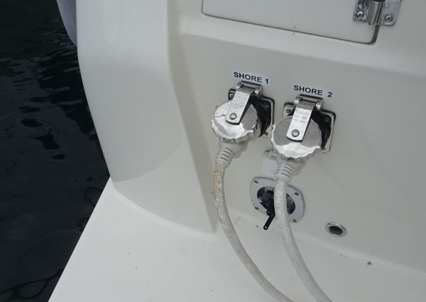 Carver C34-COUPE image