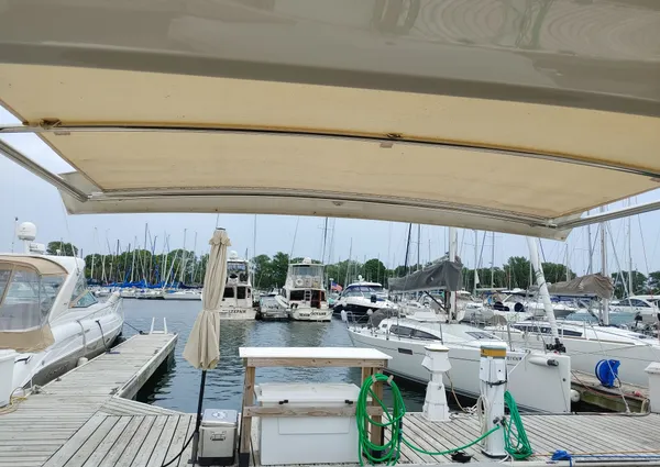 Carver C34-COUPE image