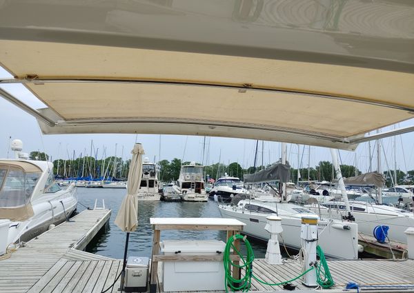 Carver C34-COUPE image