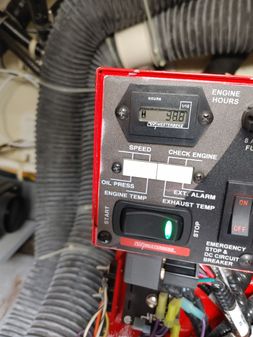 Carver C34-COUPE image