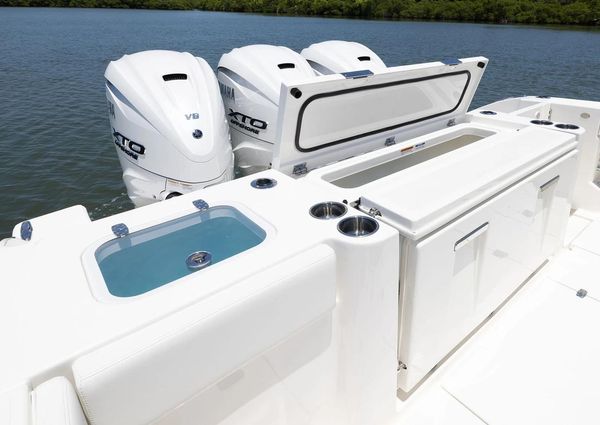 Pursuit S-388-SPORT image