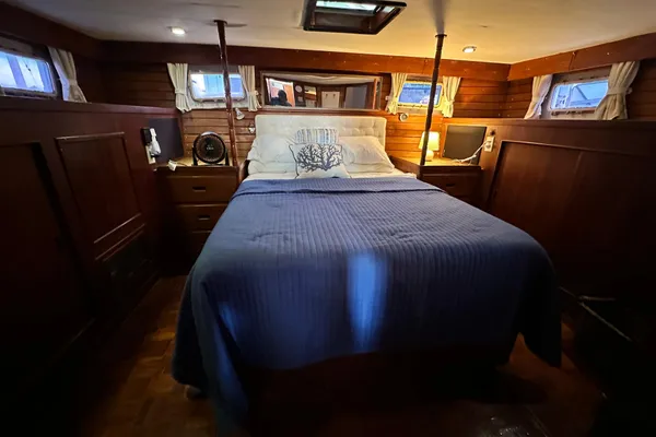Island Gypsy Flush Aft Deck Trawler-Motor Yacht image