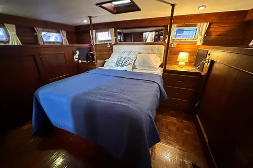 Island Gypsy Flush Aft Deck Trawler-Motor Yacht image