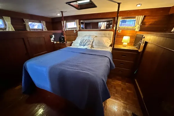 Island Gypsy Flush Aft Deck Trawler-Motor Yacht image