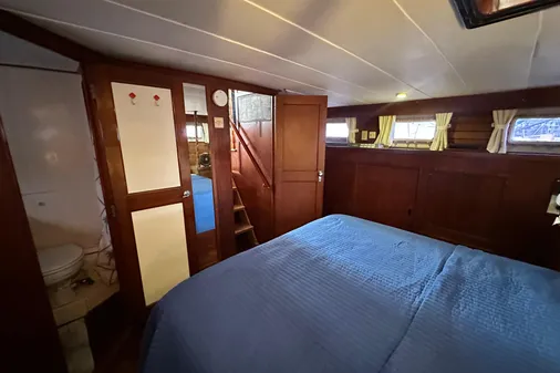 Island Gypsy Flush Aft Deck Trawler-Motor Yacht image