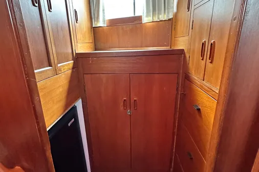 Island Gypsy Flush Aft Deck Trawler-Motor Yacht image