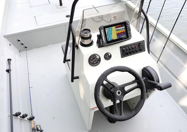 Lund 2070-PREDATOR-CC image