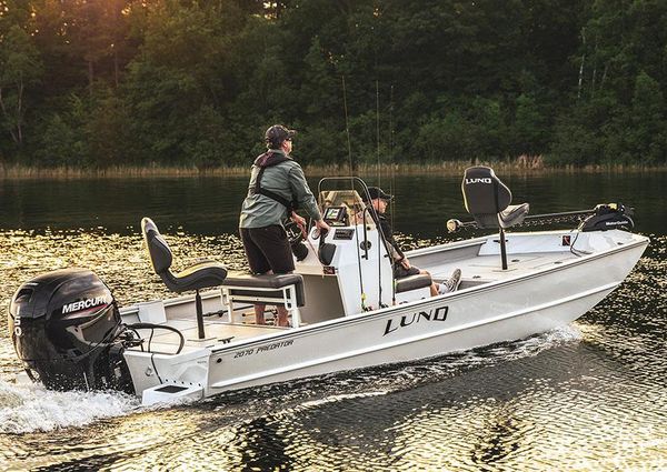 Lund 2070-PREDATOR-CC image