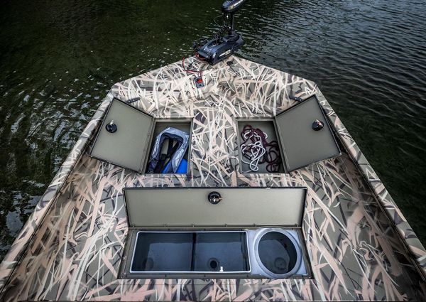 Lund 2070-PREDATOR-SS image